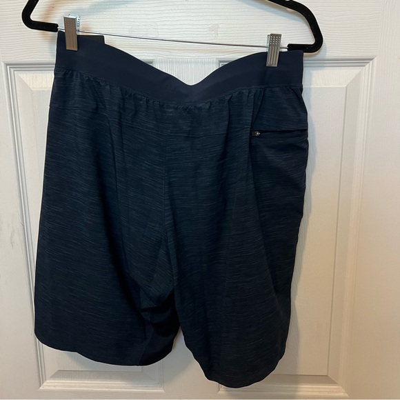 Lululemon THE Short 9” - Picture 2 of 2